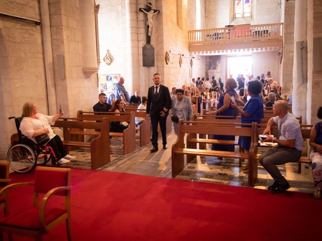 Le mariage de Cédric et Edwina à Aigrefeuille-d&apos;Aunis, Charente Maritime 30