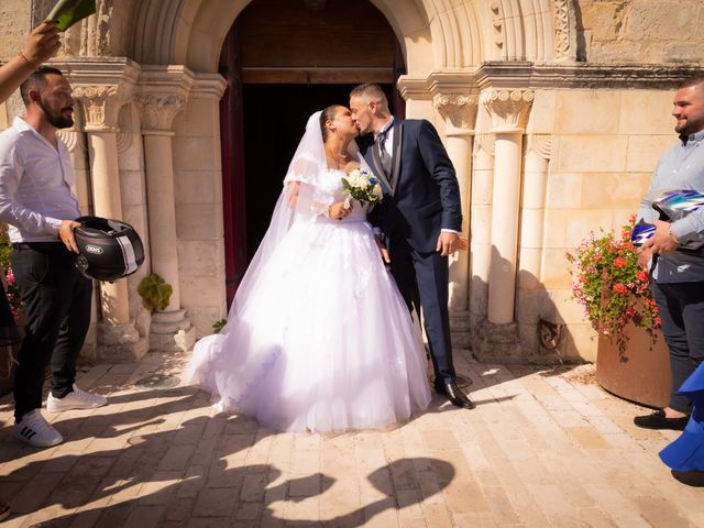 Le mariage de Cédric et Edwina à Aigrefeuille-d&apos;Aunis, Charente Maritime 44