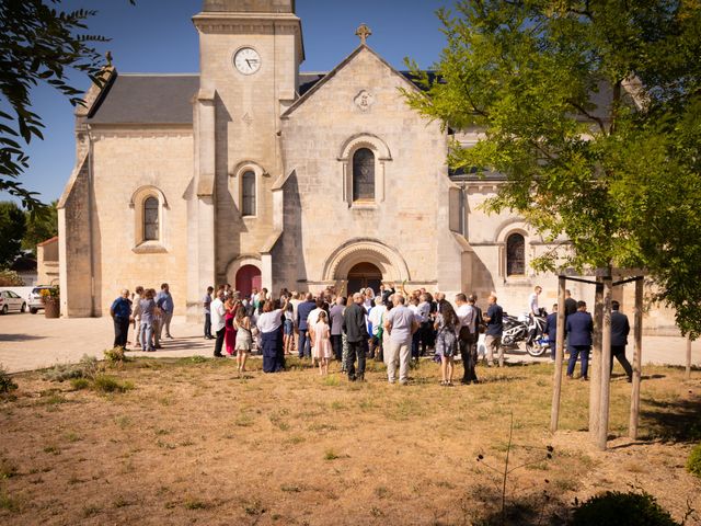 Le mariage de Cédric et Edwina à Aigrefeuille-d&apos;Aunis, Charente Maritime 45