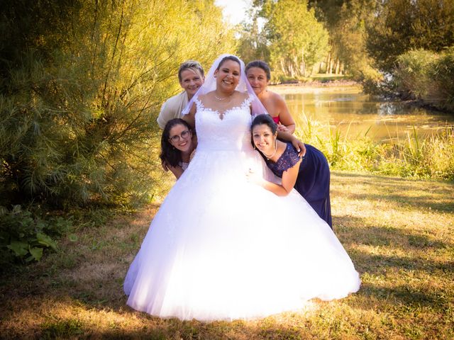 Le mariage de Cédric et Edwina à Aigrefeuille-d&apos;Aunis, Charente Maritime 49