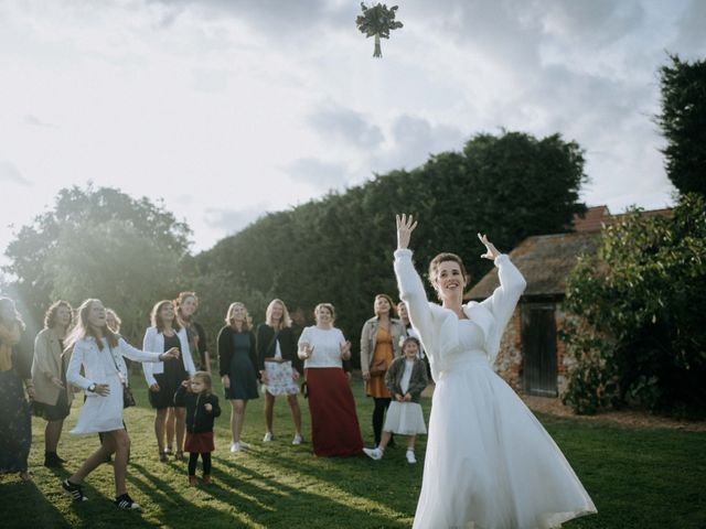 Le mariage de Fabien et Marie à Nogent-le-Roi, Eure-et-Loir 33