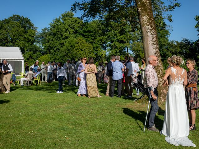 Le mariage de Kathy et Pierre à La Lucerne-d&apos;Outremer, Manche 72