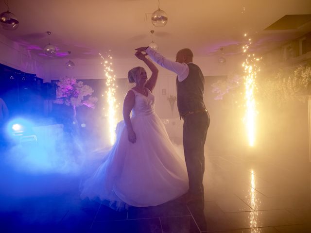 Le mariage de Jérémy et Sandra à Leforest, Pas-de-Calais 31