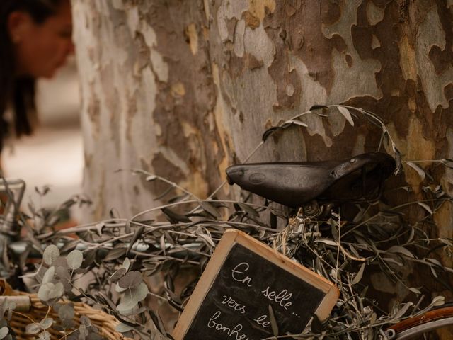 Le mariage de Julien et Elodie à Saint-Benoit, Alpes-de-Haute-Provence 3