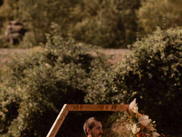 Le mariage de Julien et Elodie à Saint-Benoit, Alpes-de-Haute-Provence 11