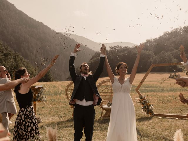 Le mariage de Julien et Elodie à Saint-Benoit, Alpes-de-Haute-Provence 30