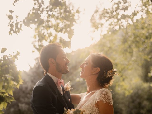 Le mariage de Julien et Elodie à Saint-Benoit, Alpes-de-Haute-Provence 32