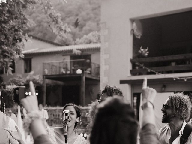 Le mariage de Julien et Elodie à Saint-Benoit, Alpes-de-Haute-Provence 39