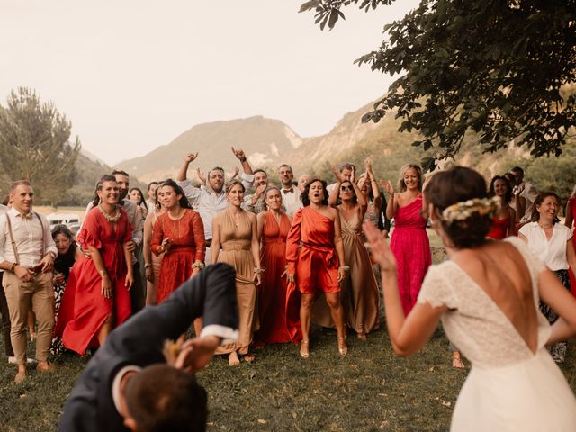 Le mariage de Julien et Elodie à Saint-Benoit, Alpes-de-Haute-Provence 41