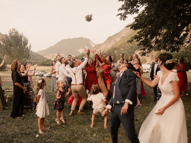 Le mariage de Julien et Elodie à Saint-Benoit, Alpes-de-Haute-Provence 43