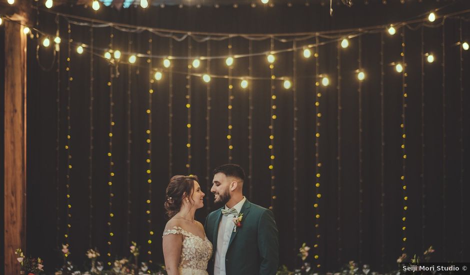 Le mariage de Romain et Heloïse à Bourg-de-Thizy, Rhône