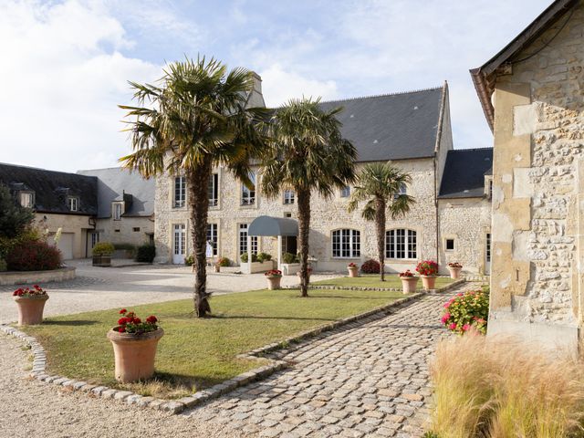 Le mariage de Nicolas et Inès à Sully , Calvados 44