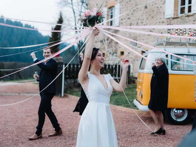 Le mariage de Edouard et Krista à Chambost-Allières, Rhône 38