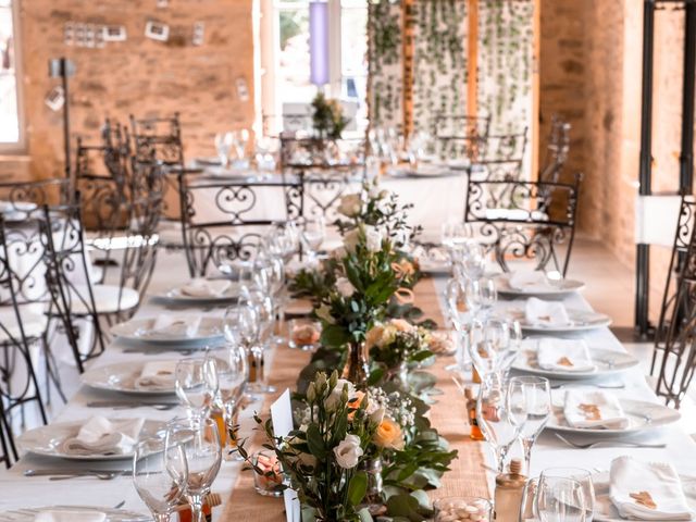 Le mariage de Jean-Sébastien et Claire à Saint-Laurent-d&apos;Oingt, Rhône 37