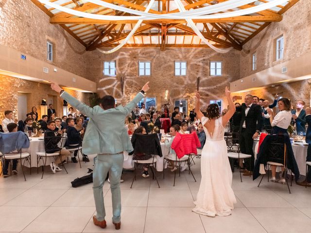 Le mariage de Jean-Sébastien et Claire à Saint-Laurent-d&apos;Oingt, Rhône 77