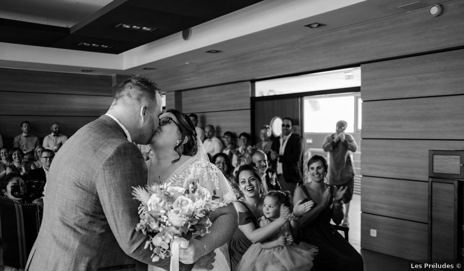 Le mariage de Damien et Andréa à Rochefort-du-Gard, Gard