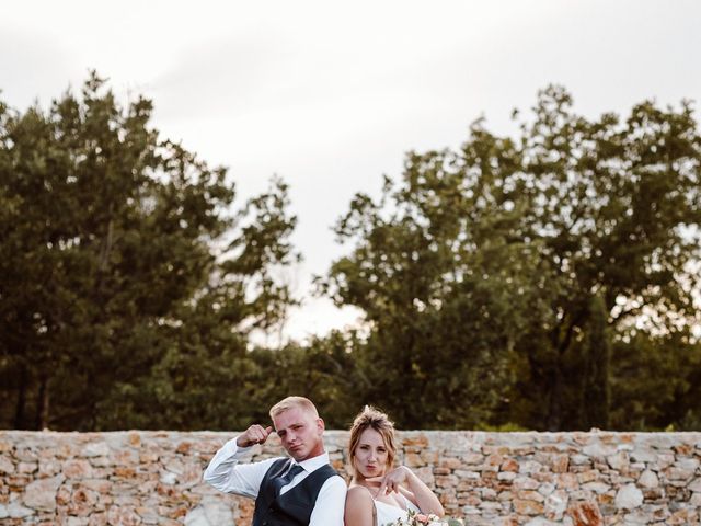 Le mariage de Hugo et Julie à Sault, Vaucluse 2