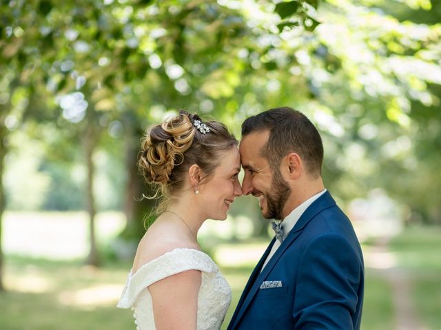 Le mariage de Clément et Noémie à La Chapelle-Montreuil, Vienne 12