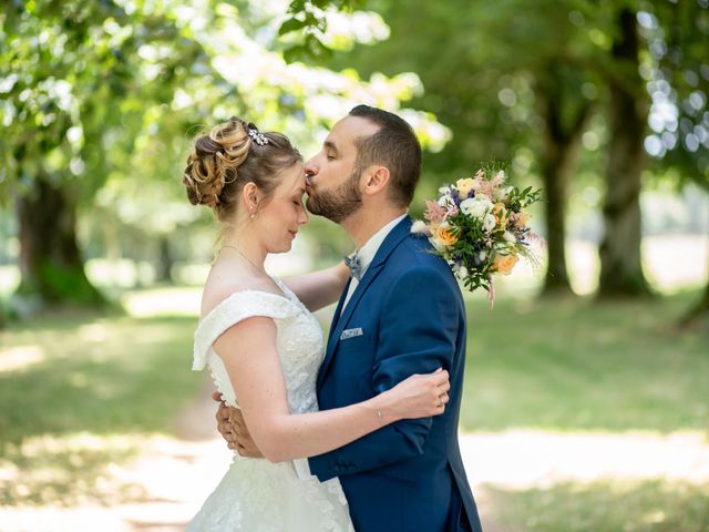 Le mariage de Clément et Noémie à La Chapelle-Montreuil, Vienne 13