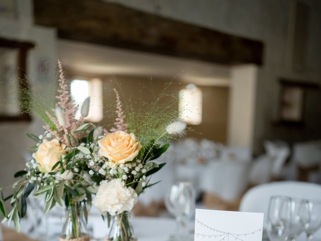 Le mariage de Clément et Noémie à La Chapelle-Montreuil, Vienne 19