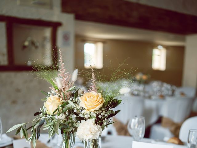 Le mariage de Clément et Noémie à La Chapelle-Montreuil, Vienne 23