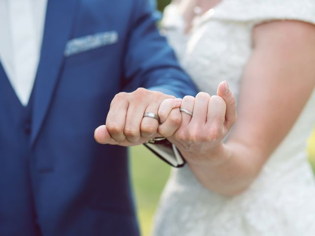 Le mariage de Clément et Noémie à La Chapelle-Montreuil, Vienne 25