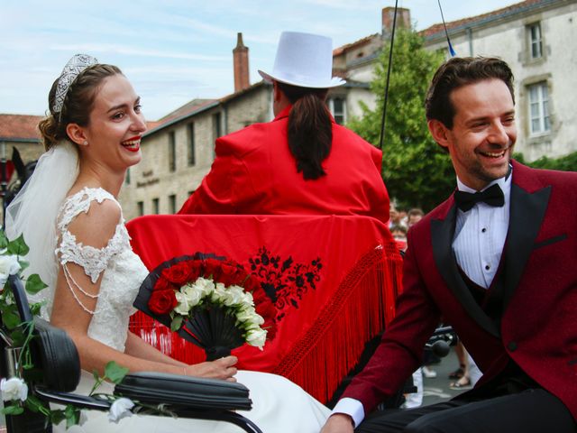 Le mariage de Maxime et Marie à Saint-Laurent-sur-Sèvre, Vendée 21