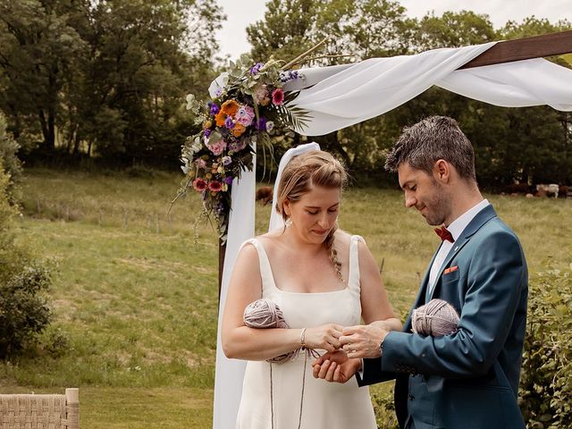 Le mariage de Adrien et Allison à Saint-Étienne-Cantalès, Cantal 4