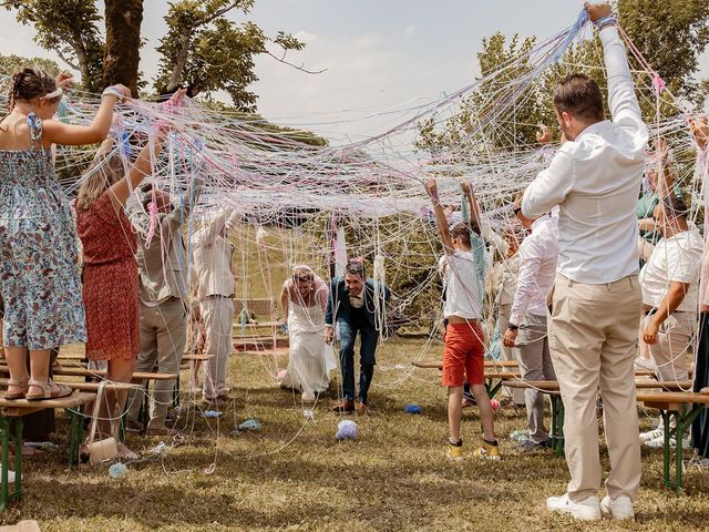 Le mariage de Adrien et Allison à Saint-Étienne-Cantalès, Cantal 7