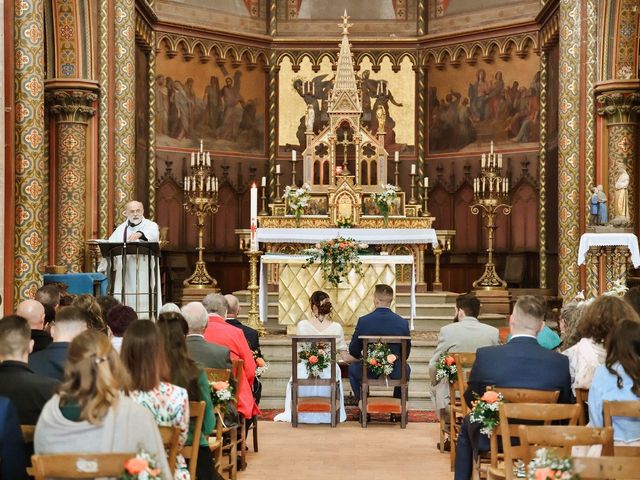 Le mariage de Julien et Kelly à Montfort-le-Gesnois, Sarthe 3