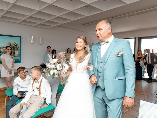 Le mariage de Stephane et Marine à Aydat, Puy-de-Dôme 7