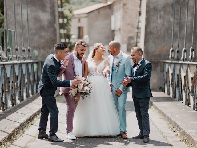 Le mariage de Stephane et Marine à Aydat, Puy-de-Dôme 25