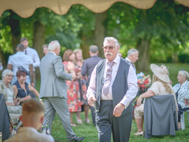 Le mariage de John et Elody à Tuffé, Sarthe 38