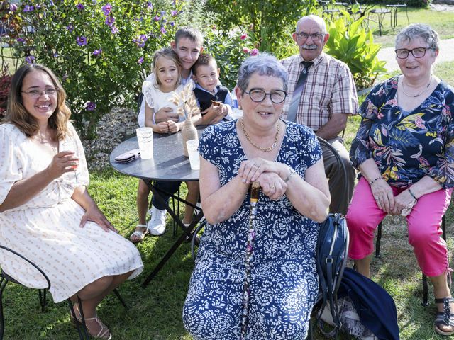 Le mariage de Maxime et Amandine à Fyé, Sarthe 12