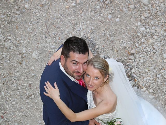 Le mariage de Florian et Noemie à Morières-lès-Avignon, Vaucluse 15