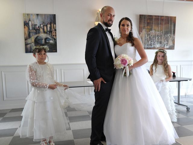 Le mariage de Julien et Angie à Brantôme, Dordogne 18