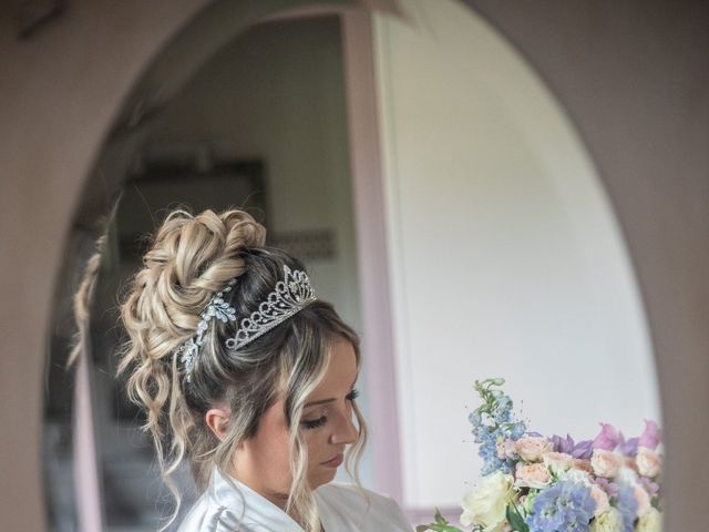 Le mariage de Toni et Elodie à Brantôme en Périgord, Dordogne 3