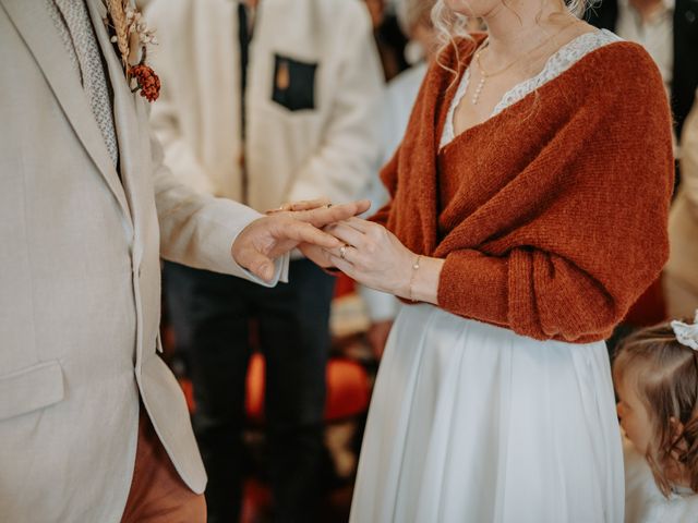 Le mariage de David et Victoire à Moissat, Puy-de-Dôme 25