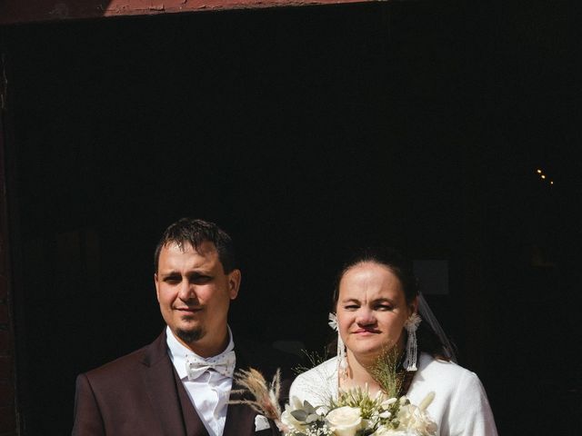 Le mariage de Benjamin et Sarah à Saint-Victurnien, Haute-Vienne 3