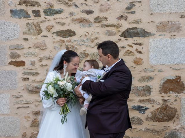 Le mariage de Benjamin et Sarah à Saint-Victurnien, Haute-Vienne 8