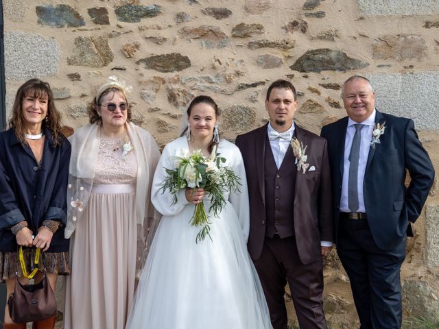 Le mariage de Benjamin et Sarah à Saint-Victurnien, Haute-Vienne 9