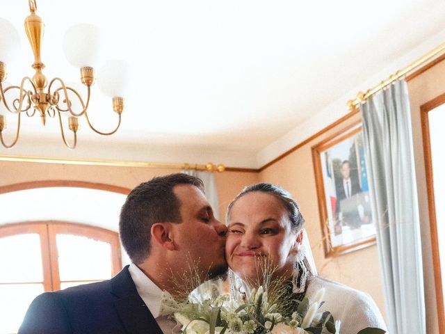 Le mariage de Benjamin et Sarah à Saint-Victurnien, Haute-Vienne 16