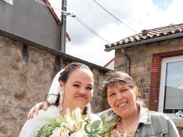 Le mariage de Benjamin et Sarah à Saint-Victurnien, Haute-Vienne 25