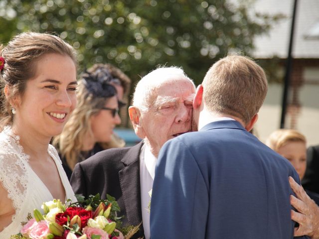 Le mariage de Martin et Agathe à La Ferté-Frênel, Orne 12