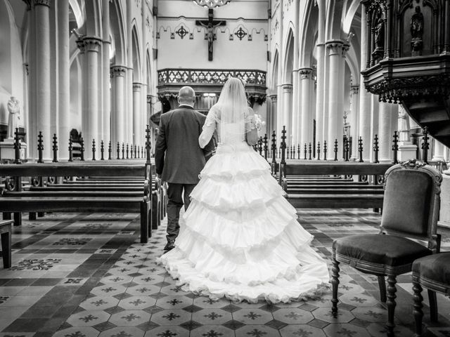 Le mariage de Yoann et Aurélie à Saint-Martin-la-Plaine, Loire 11