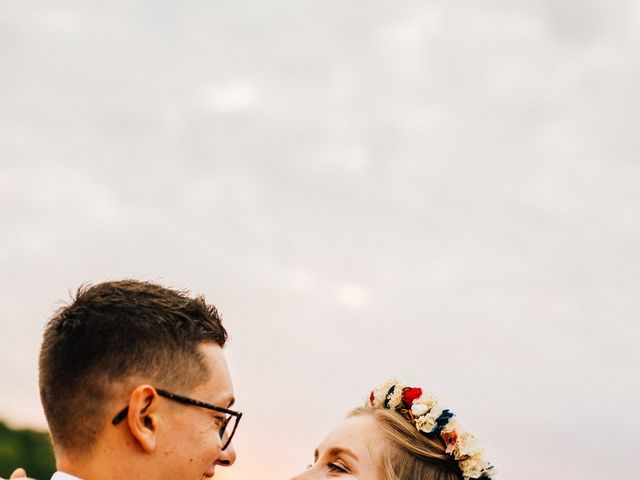 Le mariage de Corentin et Mathilde à Ambeyrac, Aveyron 56