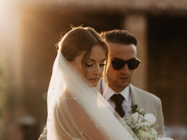 Le mariage de Vincent et Cassandre à Grignan, Drôme 15