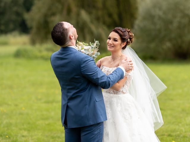 Le mariage de Nicolas et Rebecca à Roanne, Loire 23