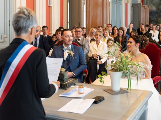 Le mariage de Nicolas et Rebecca à Roanne, Loire 35