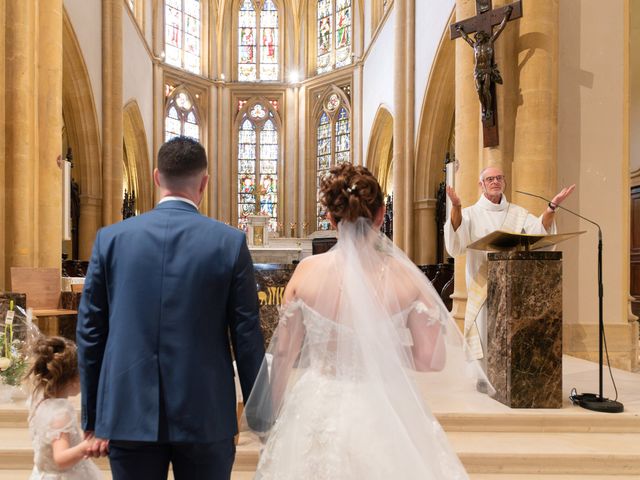 Le mariage de Nicolas et Rebecca à Roanne, Loire 50